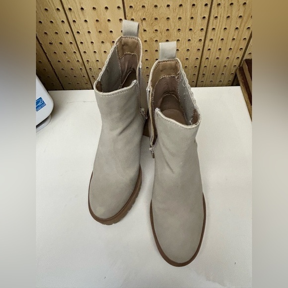 Dolce Vita Jetta Dune Heeled Ankle Boots - Picture 4 of 9